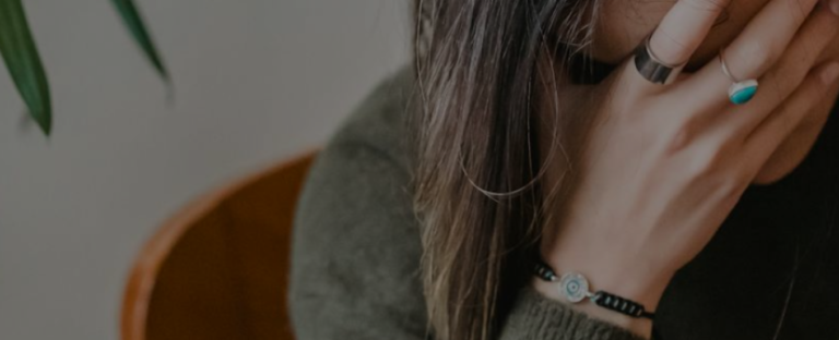 Leia mais sobre o artigo Sinais de que Você Precisa de uma Pausa + Convite Especial 🌿