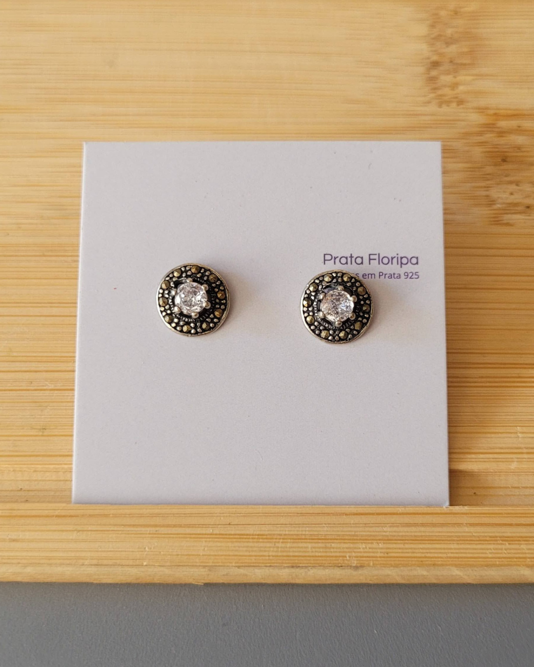Brinco Redondo Prata 925 Ponto de Luz Zircônia e Marcassitas - Prata Floripa
