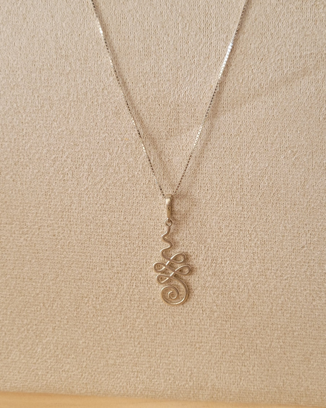 Colar de Prata 925 Pingente Unalome Estilo Espiritual - Prata Floripa